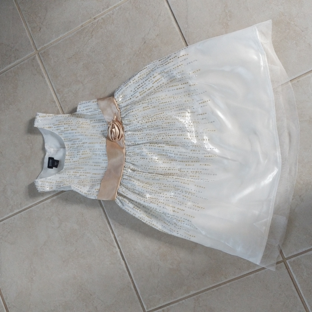 Girls size 7 cream tulle gold holiday dress